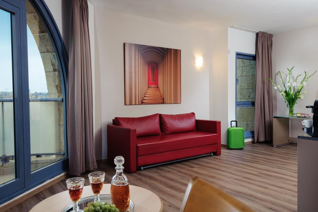 Leonardo Hotel Йерусалим Екстериор снимка